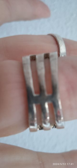 Anillo plata con 3 piedras rojas