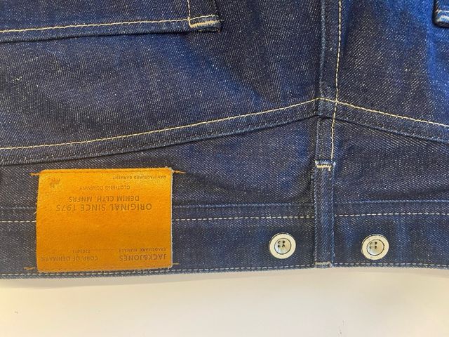 Jeans scuro uomo taglia 48