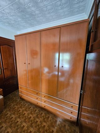 Habitación de matrimonio completa .