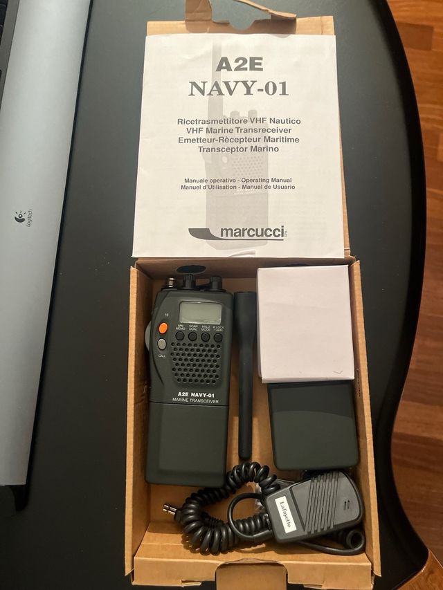 Ricetrasmittente vhf nautico portatile