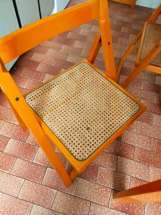 Mesa y sillas 