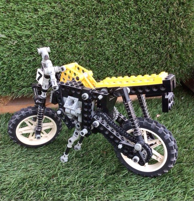 Moto de montaña Lego Technic 
