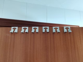 Colgadores de metal para puerta