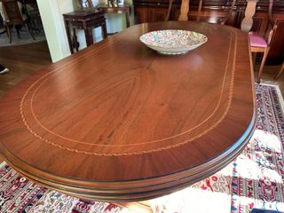 Mesa de comedor y sillas