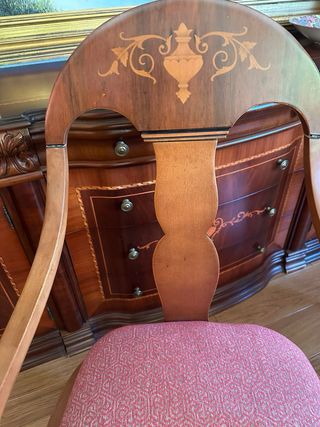 Mesa de comedor y sillas