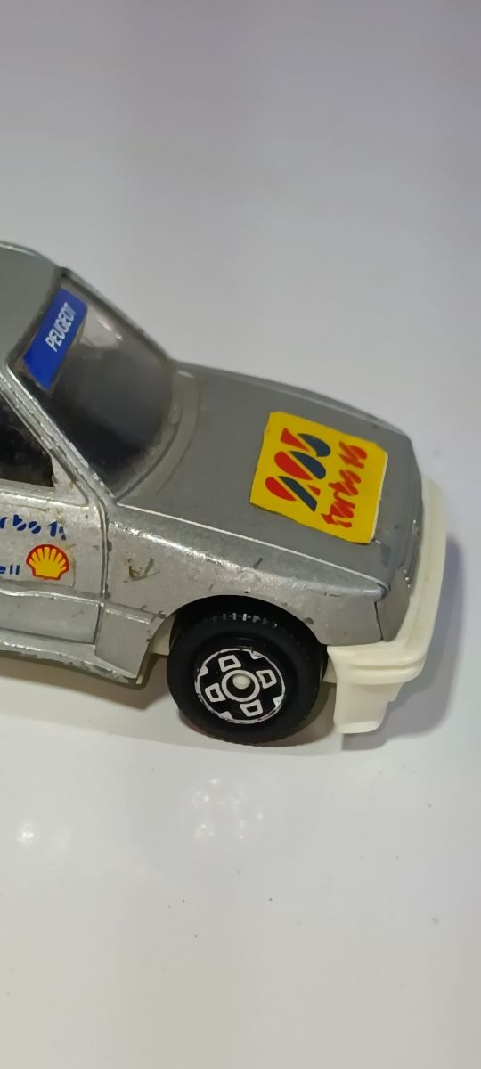 PEUGEOT 205 TURBO 1/43 BURAGO