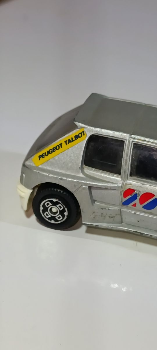 PEUGEOT 205 TURBO 1/43 BURAGO