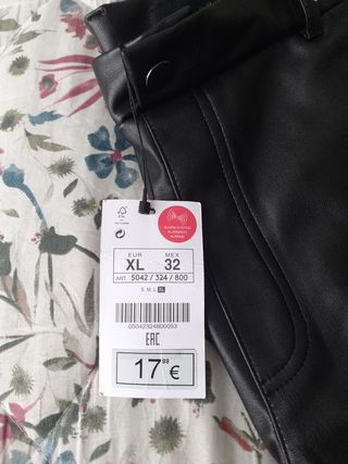 Pantalón negro cuero 
