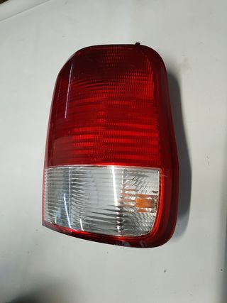 ✅PILOTO TRASERO DERECHO KIA CARNIVAL '03