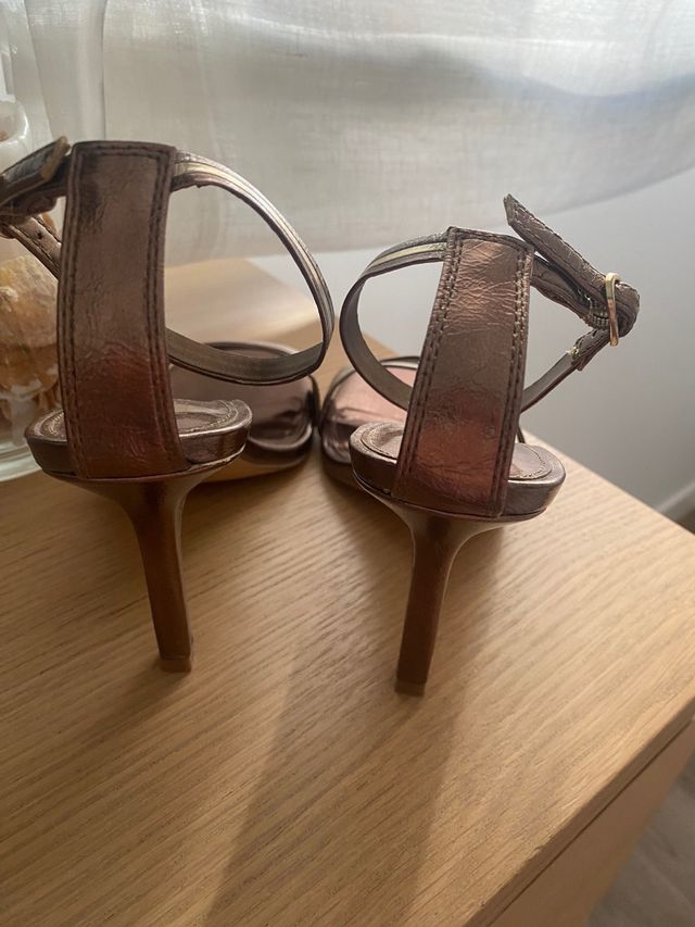 Sandalias de tacón de mango