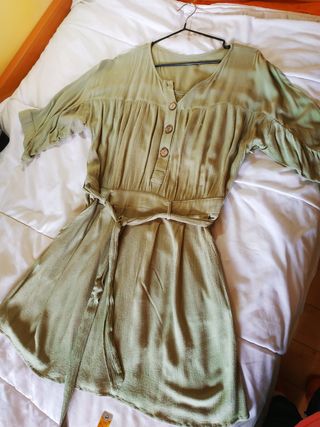 Vestido corto marca Hug and Clau,