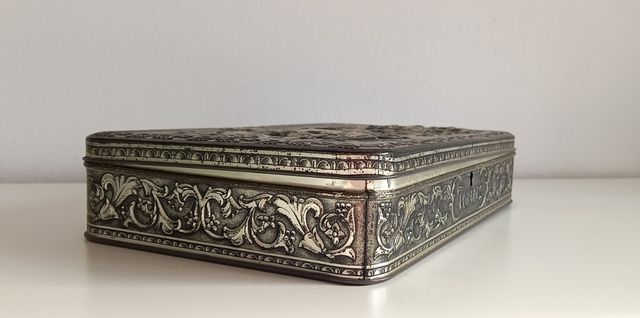 Caja estaño vintage