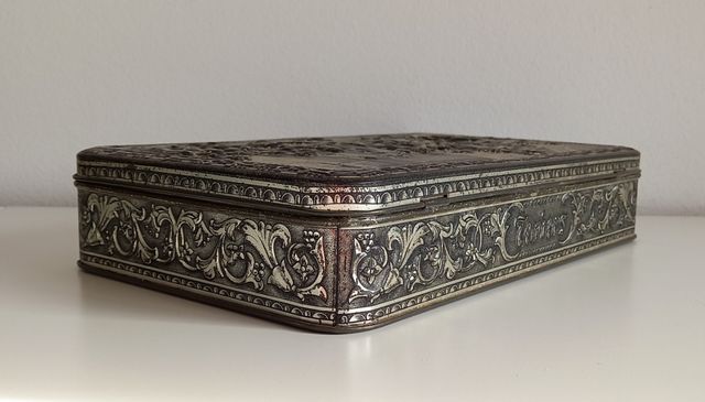 Caja estaño vintage