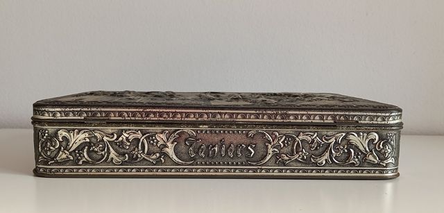 Caja estaño vintage