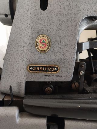 Maquina industrial de ojales singer