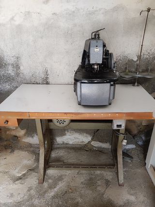Maquina industrial de ojales singer