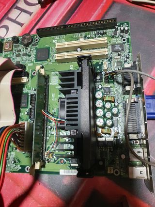 Placa base retro Toshiba y procesador 