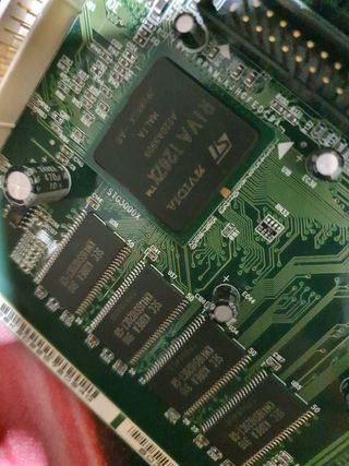 Placa base retro Toshiba y procesador 