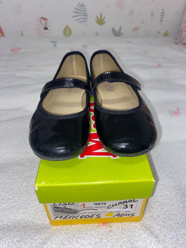 Zapato charol negro niña