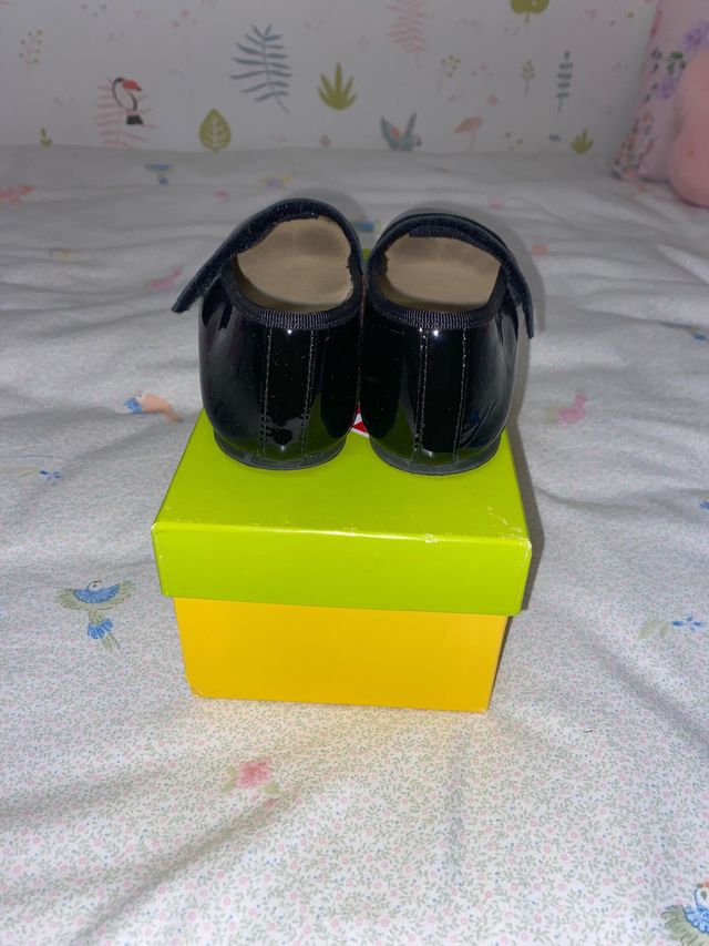 Zapato charol negro niña