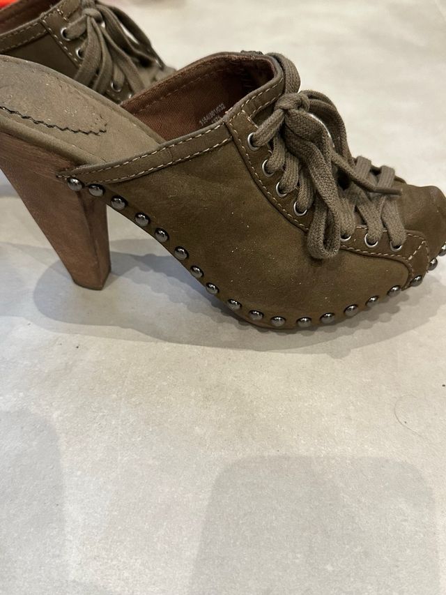 Scarpe-zoccoli stringati