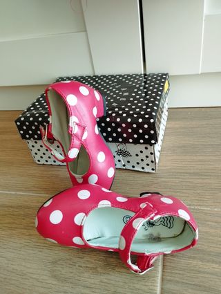 Vestido gitana 2-3 años y zapatos del número 23.