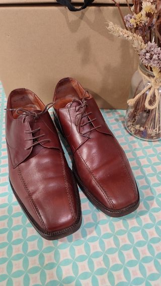 Zapatos de piel de vestir núm 42
