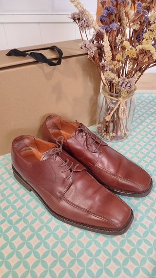 Zapatos de piel de vestir núm 42