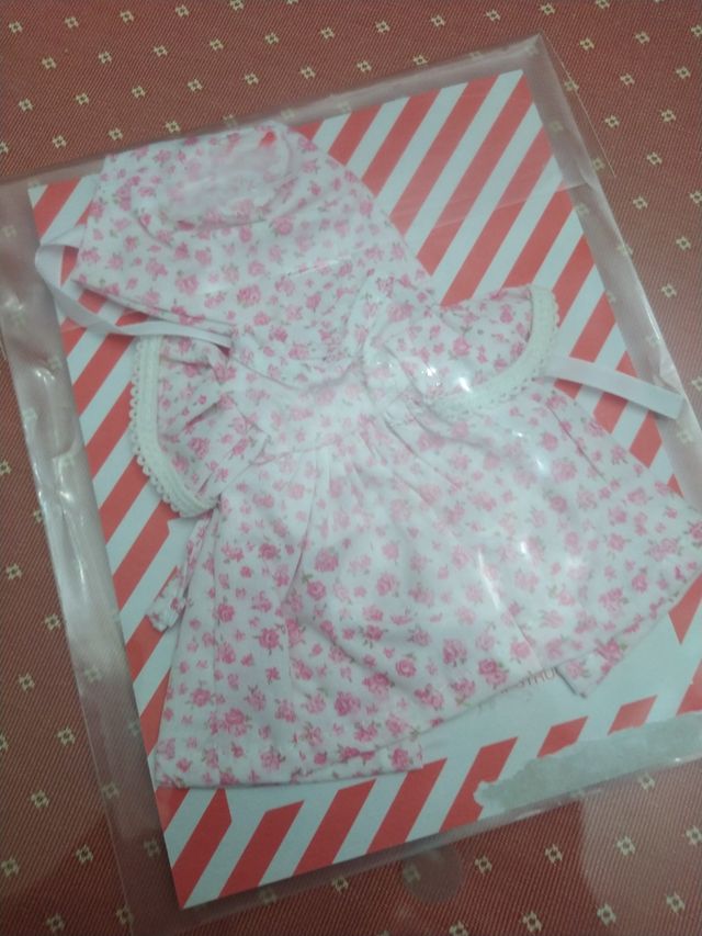 2 vestiditos  Mariquita Pérez