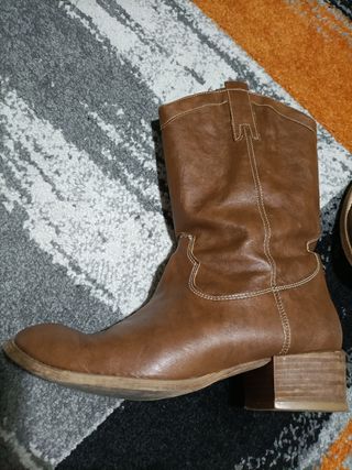 Stivali in pelle colore cuoio vitulli