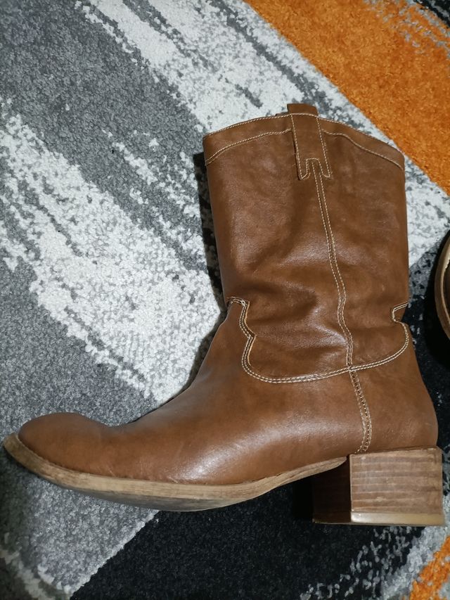 Stivali in pelle colore cuoio vitulli