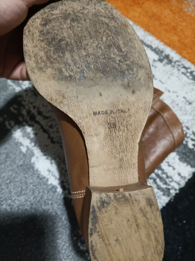 Stivali in pelle colore cuoio vitulli