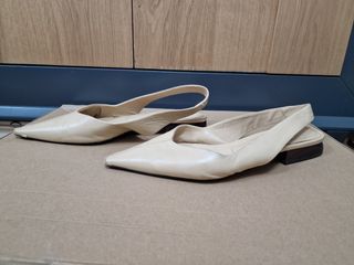 Zapatos Zara sin talón punta beig 40