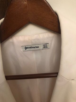 Americana blanca stradivarius