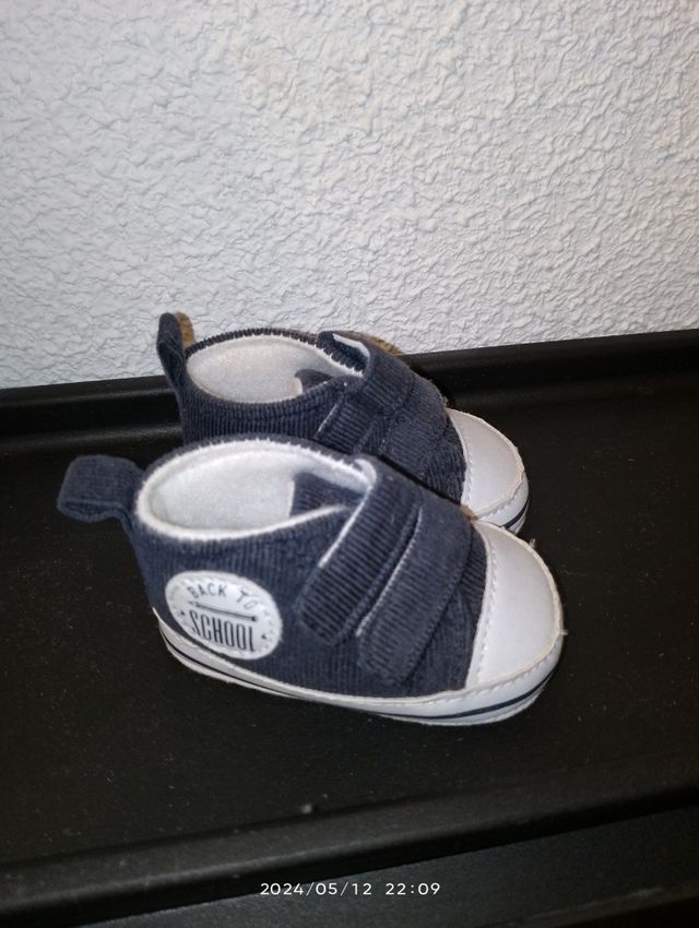 2 pares de zapatillas para bebe reborn