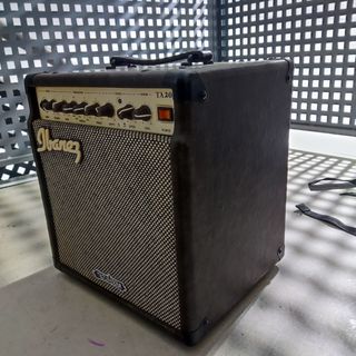 Amplificador Ibanez.