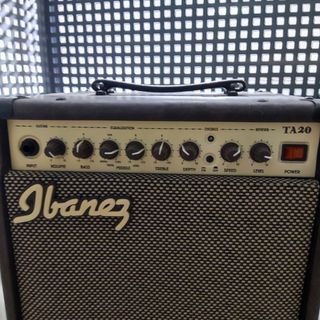 Amplificador Ibanez.