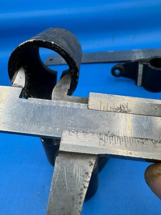 Soporte de faro orejeras rieju