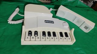 Pianotel - telefono a forma di pianoforte