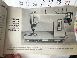 Máquina de coser antigua de la marca sigma.