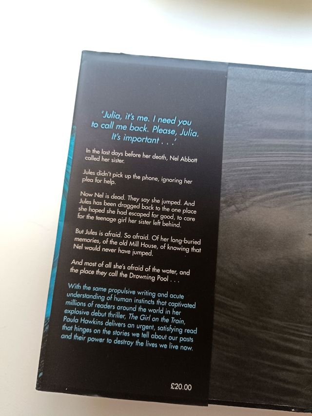 Libro "Into The Water" Paula Hawkins