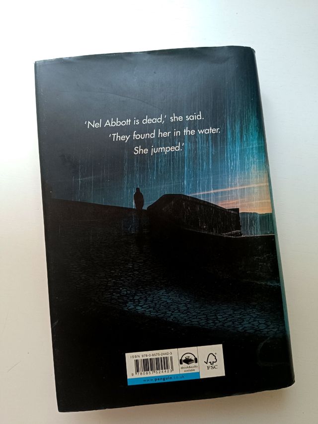 Libro "Into The Water" Paula Hawkins