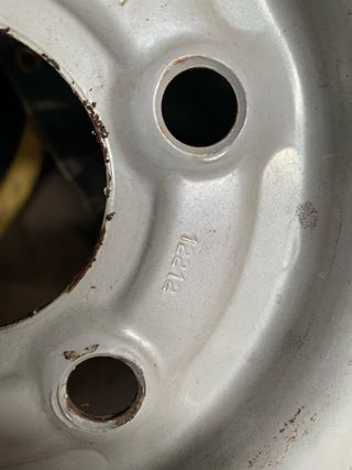 Llanta NUEVA remolque caravana a estrenar..