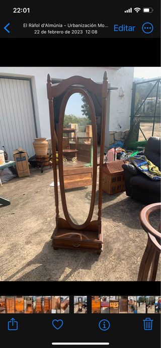 Espejo de madera de pie