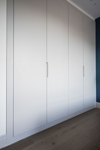 PINTOR ECONÓMICO Y LACADO PUERTAS