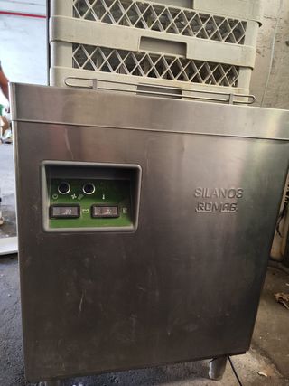 Lavavajilla de cúpula