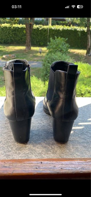 Stivaletti neri con tacco