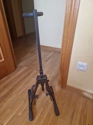 Soporte para guitarra o bajo proel