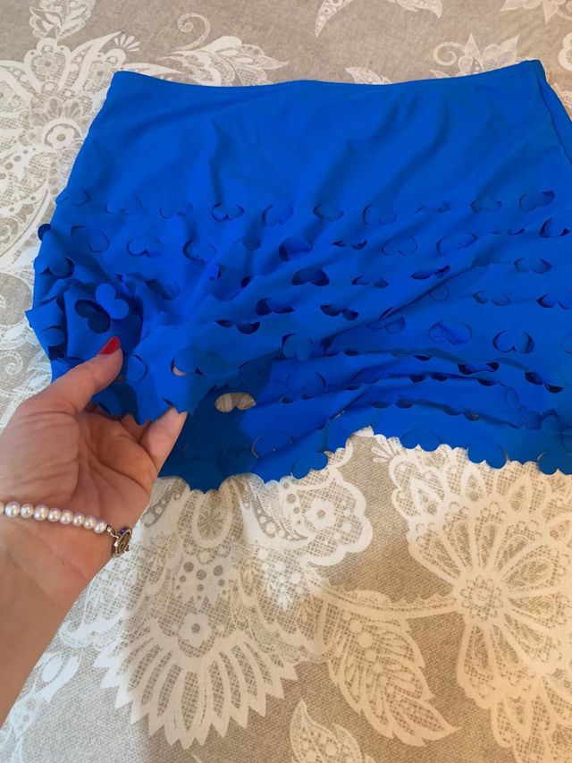 Gonna per il mare con cuori blu