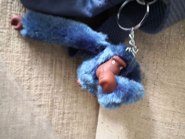 Bolso kipling con etiqueta